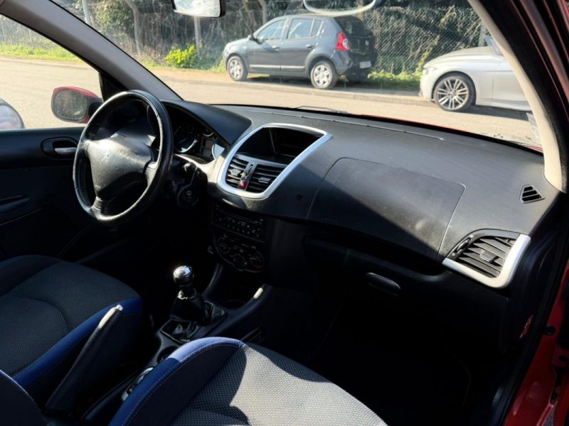 PEUGEOT 206 + 1.1 URBAN 2012