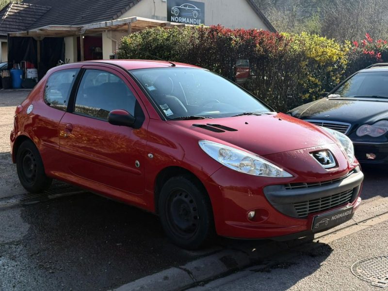 PEUGEOT 206 + 1.1 URBAN 2012