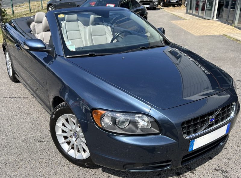 VOLVO C70 II CABRIOLET D5 2.4 D 180 Cv BOITE AUTOMATIQUE / INTERIEUR CUIR - GARANTIE 1 AN