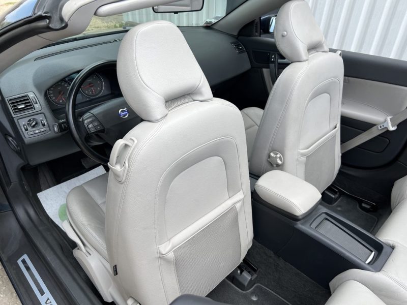 VOLVO C70 II CABRIOLET D5 2.4 D 180 Cv BOITE AUTOMATIQUE / INTERIEUR CUIR - GARANTIE 1 AN