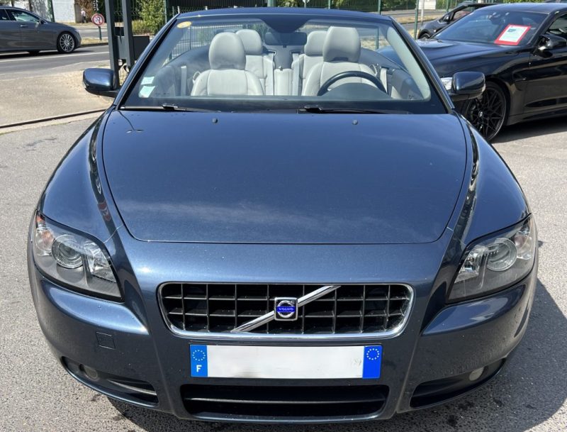 VOLVO C70 II CABRIOLET D5 2.4 D 180 Cv BOITE AUTOMATIQUE / INTERIEUR CUIR - GARANTIE 1 AN