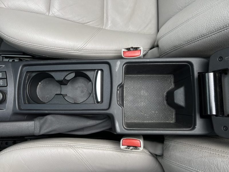 VOLVO C70 II CABRIOLET D5 2.4 D 180 Cv BOITE AUTOMATIQUE / INTERIEUR CUIR - GARANTIE 1 AN