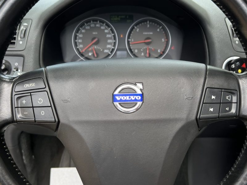 VOLVO C70 II CABRIOLET D5 2.4 D 180 Cv BOITE AUTOMATIQUE / INTERIEUR CUIR - GARANTIE 1 AN
