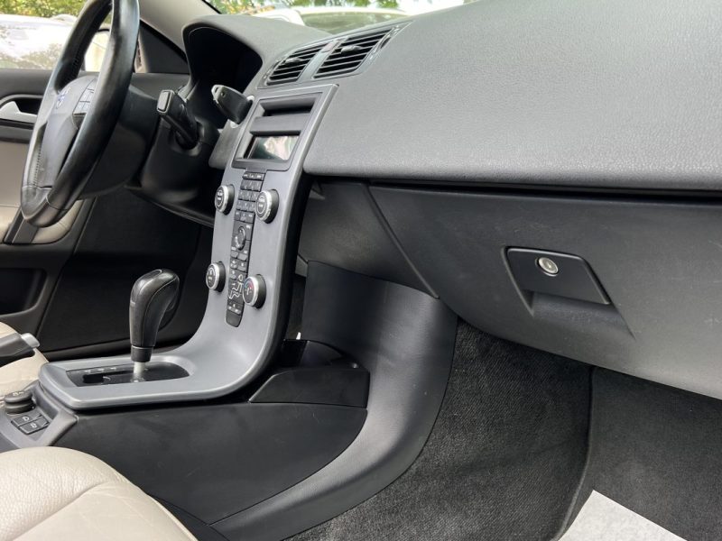 VOLVO C70 II CABRIOLET D5 2.4 D 180 Cv BOITE AUTOMATIQUE / INTERIEUR CUIR - GARANTIE 1 AN