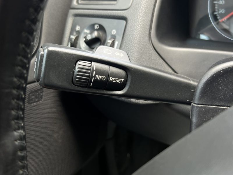 VOLVO C70 II CABRIOLET D5 2.4 D 180 Cv BOITE AUTOMATIQUE / INTERIEUR CUIR - GARANTIE 1 AN