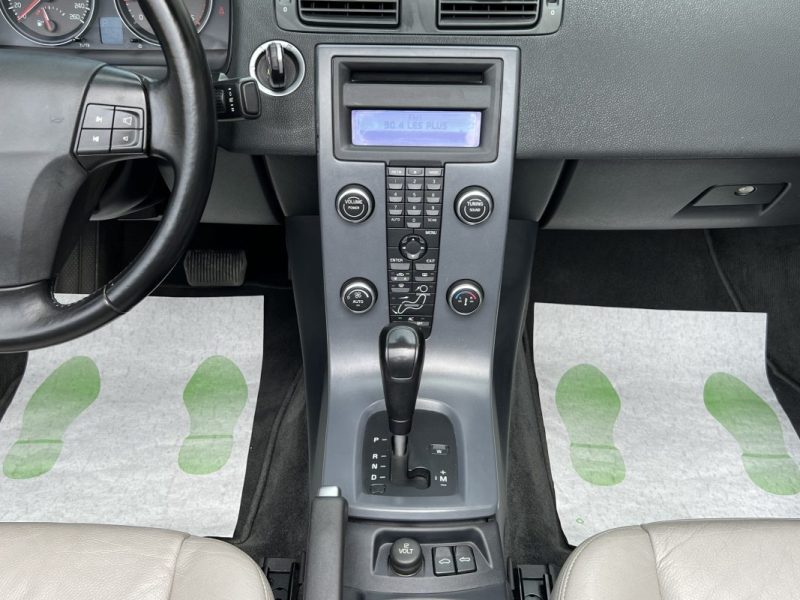 VOLVO C70 II CABRIOLET D5 2.4 D 180 Cv BOITE AUTOMATIQUE / INTERIEUR CUIR - GARANTIE 1 AN