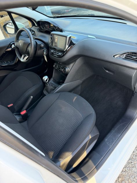 💎Peugeot 208 1.5 BlueHDi Signature - Bien Équipée