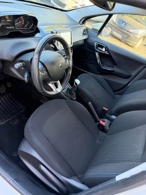 💎Peugeot 208 1.5 BlueHDi Signature - Bien Équipée