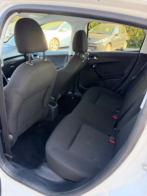 💎Peugeot 208 1.5 BlueHDi Signature - Bien Équipée