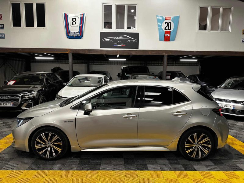 MAGNIFIQUE TOYOTA COROLLA DESIGN 1.8 122CH (APPLE CARPLAY, CAMÉRA DE RECUL, CLIMATISATION)