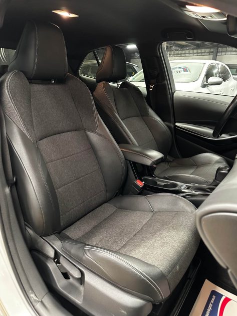 MAGNIFIQUE TOYOTA COROLLA DESIGN 1.8 122CH (APPLE CARPLAY, CAMÉRA DE RECUL, CLIMATISATION)