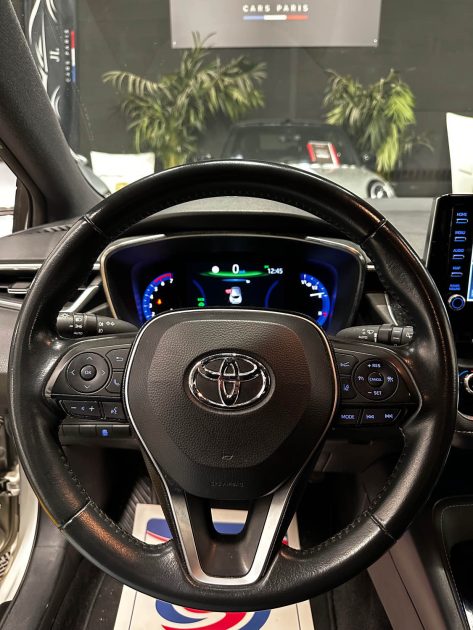 MAGNIFIQUE TOYOTA COROLLA DESIGN 1.8 122CH (APPLE CARPLAY, CAMÉRA DE RECUL, CLIMATISATION)