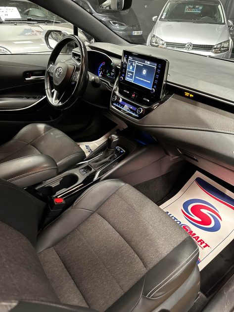 MAGNIFIQUE TOYOTA COROLLA DESIGN 1.8 122CH (APPLE CARPLAY, CAMÉRA DE RECUL, CLIMATISATION)