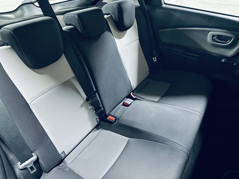 TOYOTA YARIS 100H FRANCE BUSINESS 5P 2020