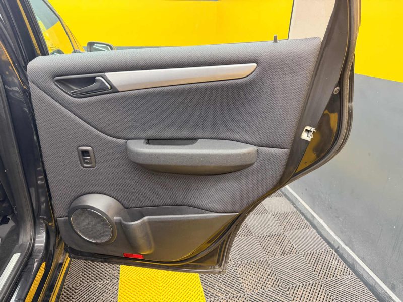 MERCEDES CLASSE A A180 CDI BOITE AUTOMATIQUE 2010