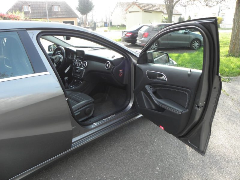 MERCEDES CLASSE A  180 122CH SENSATION - 6CV 2014