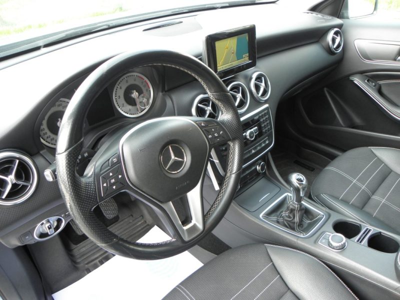 MERCEDES CLASSE A  180 122CH SENSATION - 6CV 2014