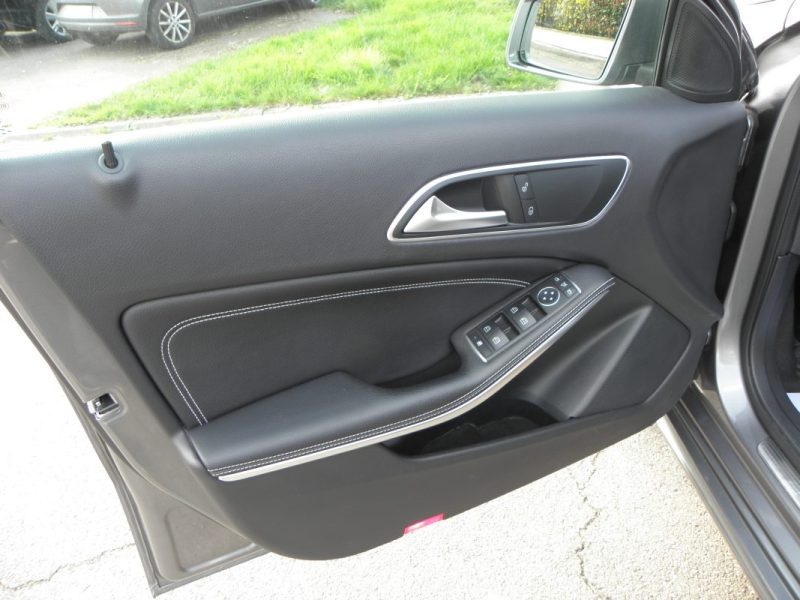 MERCEDES CLASSE A  180 122CH SENSATION - 6CV 2014