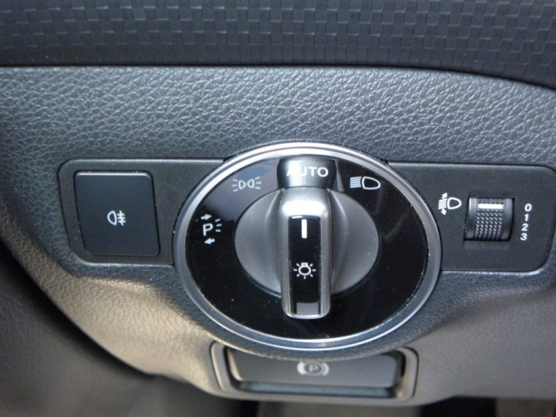 MERCEDES CLASSE A  180 122CH SENSATION - 6CV 2014