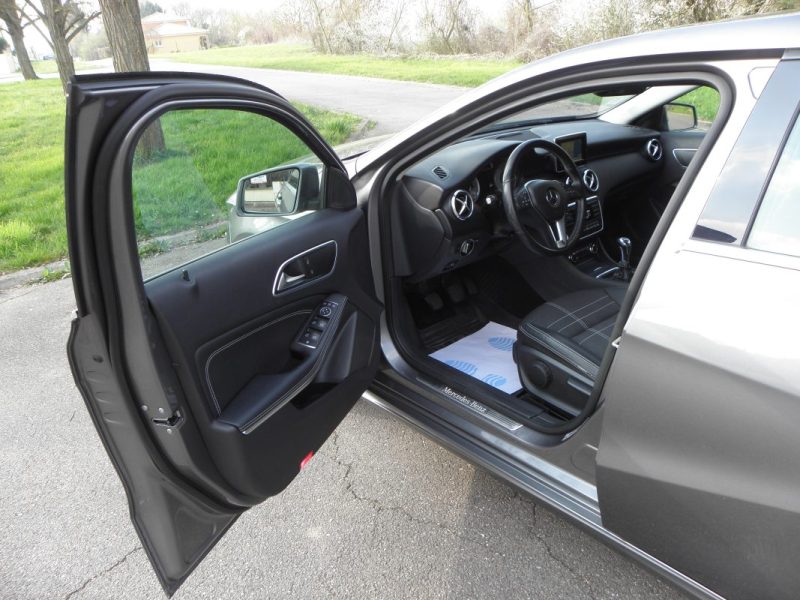 MERCEDES CLASSE A  180 122CH SENSATION - 6CV 2014