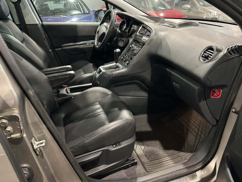 PEUGEOT 5008 2.0 HDI 163CH