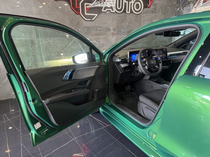 RENAULT CLIO 1.8 E-TECH TECHNO 160 EVOLUTION 2025