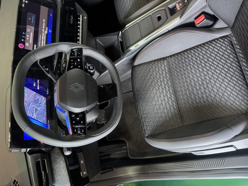RENAULT CLIO 1.8 E-TECH TECHNO 160 EVOLUTION 2025