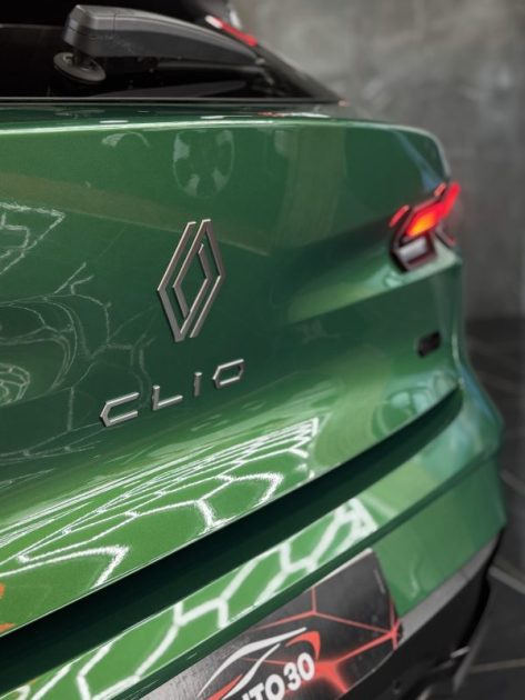 RENAULT CLIO 1.8 E-TECH TECHNO 160 EVOLUTION 2025