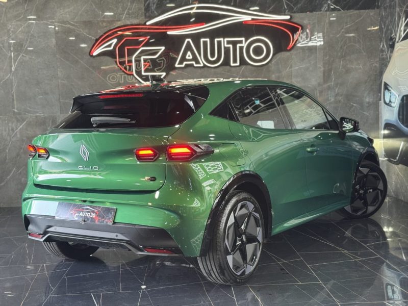 RENAULT CLIO 1.8 E-TECH TECHNO 160 EVOLUTION 2025