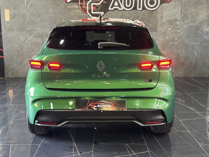 RENAULT CLIO 1.8 E-TECH TECHNO 160 EVOLUTION 2025