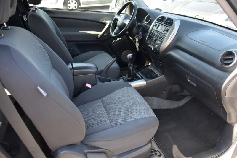 TOYOTA RAV 4 II (_A2_) 2.0 D 4WD (CLA20_, CLA21_) 2005