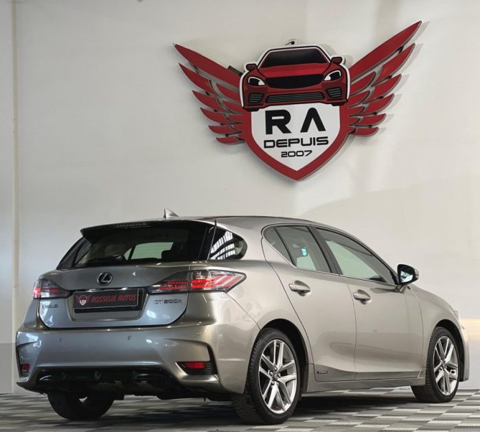 LEXUS CT 200H 99CH LUXE 