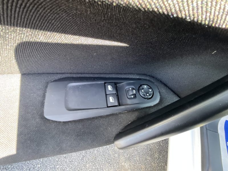 PEUGEOT 308 II 1.6 BLUEHDI 100 CV ACCÈS * RADARS DE RECUL