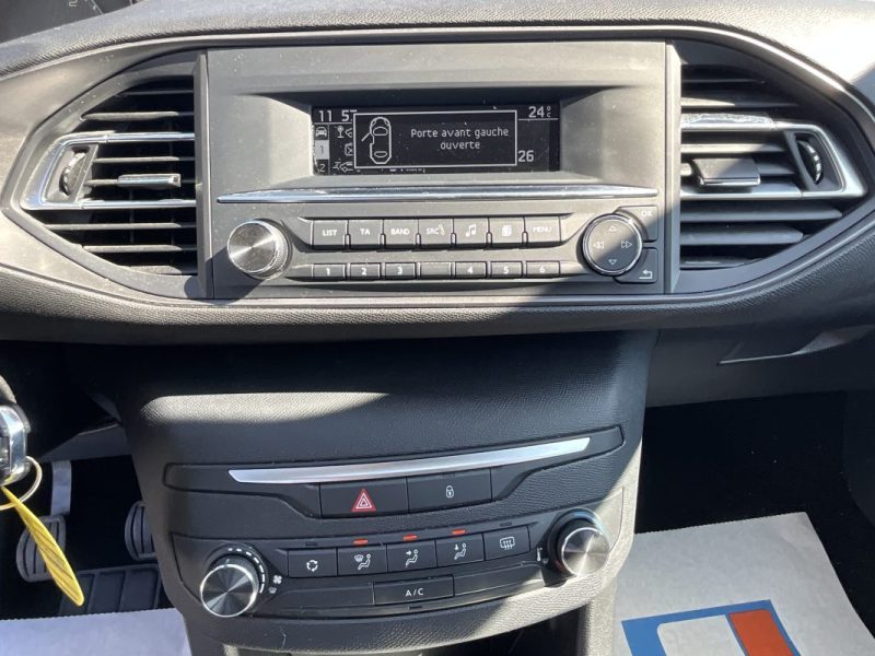 PEUGEOT 308 II 1.6 BLUEHDI 100 CV ACCÈS * RADARS DE RECUL