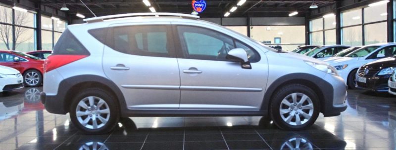 PEUGEOT 207 SW OUTDOOR 1.6 HDI 118MKM TOIT PANORAMIQUE GARANTIE 6MOIS
