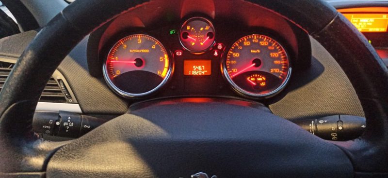 PEUGEOT 207 SW OUTDOOR 1.6 HDI 118MKM TOIT PANORAMIQUE GARANTIE 6MOIS