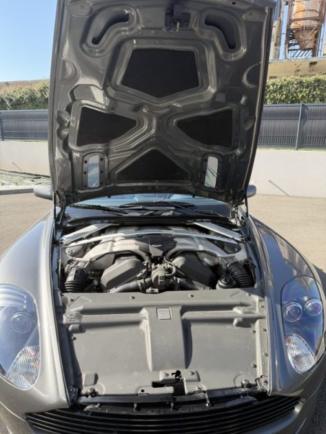 ASTON MARTIN DB9 VOLANTE 6.0 V12