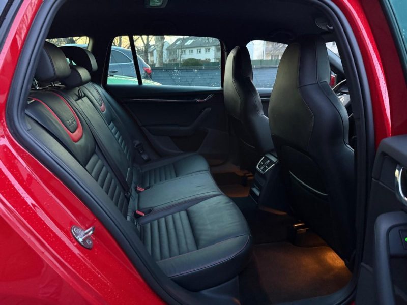 SKODA OCTAVIA COMBI 2.0 TSI 220 RS*CUIR*XENON*JA19P* 