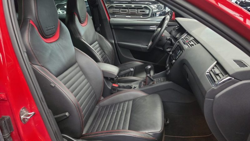 SKODA OCTAVIA COMBI 2.0 TSI 220 RS*CUIR*XENON*JA19P* 