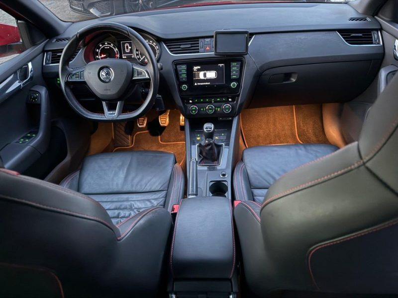 SKODA OCTAVIA COMBI 2.0 TSI 220 RS*CUIR*XENON*JA19P* 