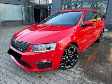 SKODA OCTAVIA COMBI 2.0 TSI 220 RS*CUIR*XENON*JA19P* 