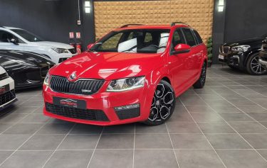SKODA OCTAVIA COMBI 2.0 TSI 220 RS*CUIR*XENON*JA19P* 