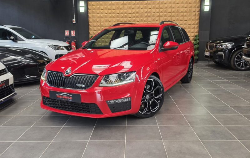 SKODA OCTAVIA COMBI 2.0 TSI 220 RS*CUIR*XENON*JA19P* 