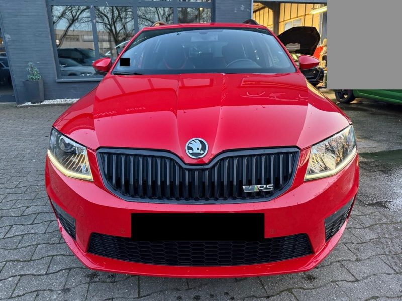SKODA OCTAVIA COMBI 2.0 TSI 220 RS*CUIR*XENON*JA19P* 