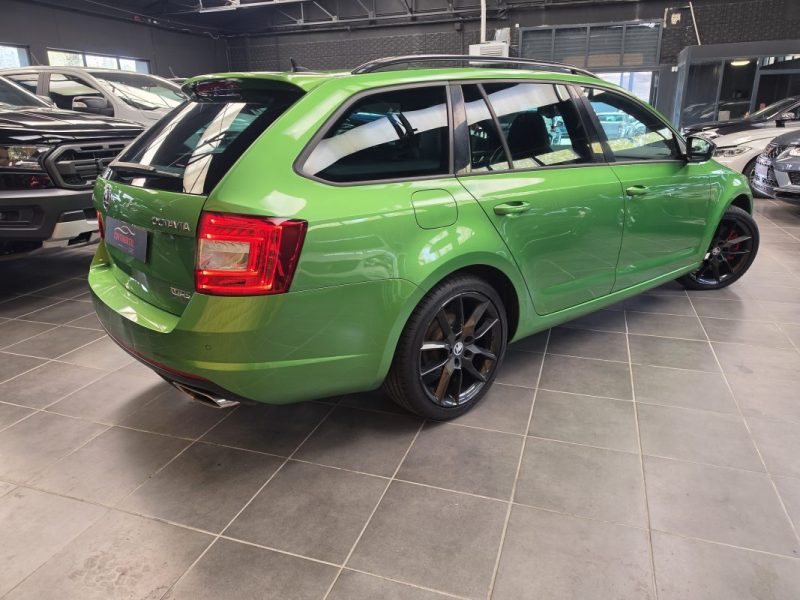 SKODA OCTAVIA COMBI RS 2.0 TSI 220*CUIR*XENON*RADAR*BVM6