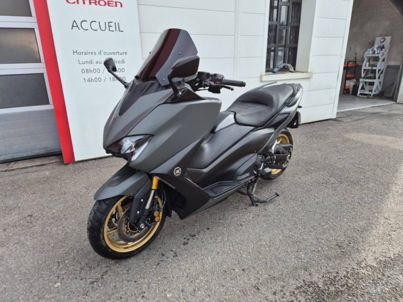 YAMAHA XP560D  2020