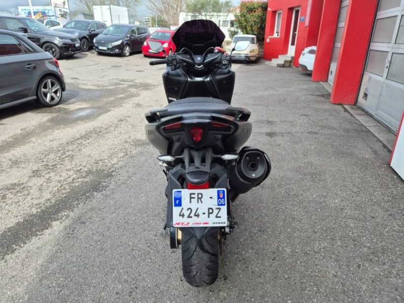 YAMAHA XP560D  2020