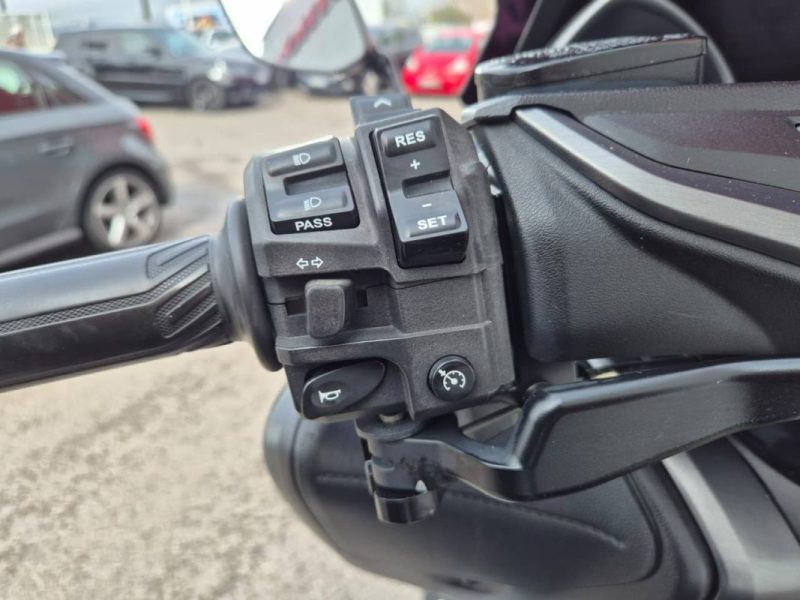 YAMAHA XP560D  2020