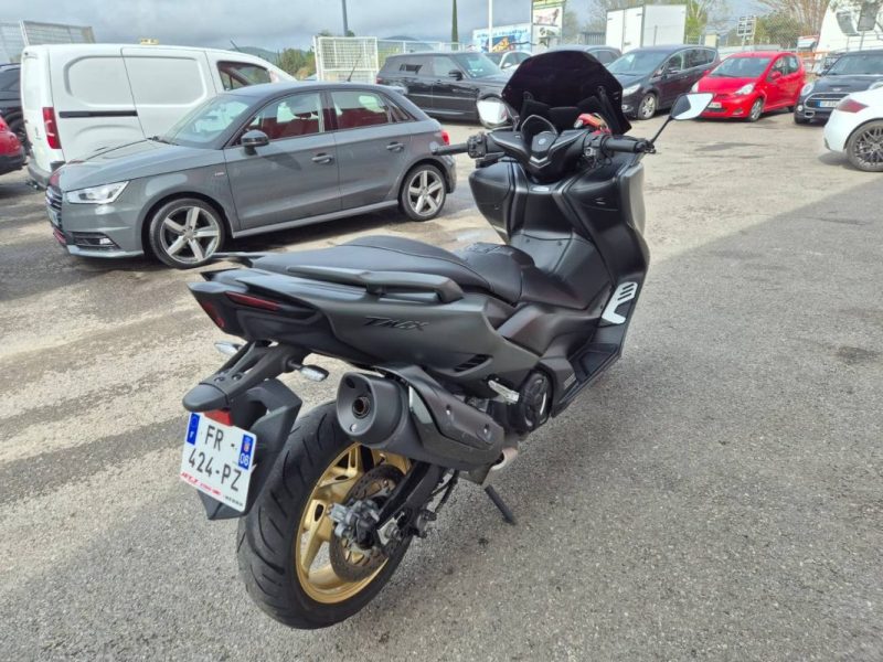 YAMAHA XP560D  2020