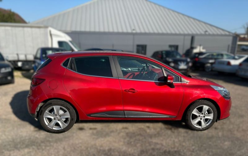 RENAULT  CLIO IV 1.2 TCE 120 EDC  INTENS 2015